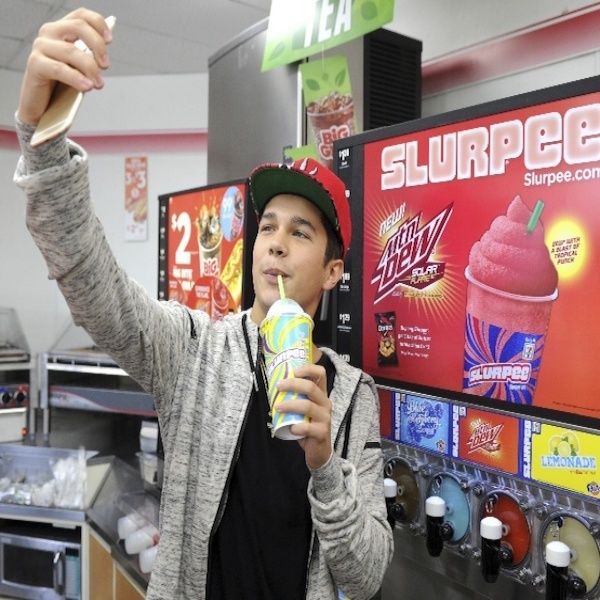 Who Dominates Marketing With The Experiential Giveaway Game?