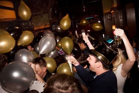 New-Year-Eve-Bar-Crawl-St.-Louis
