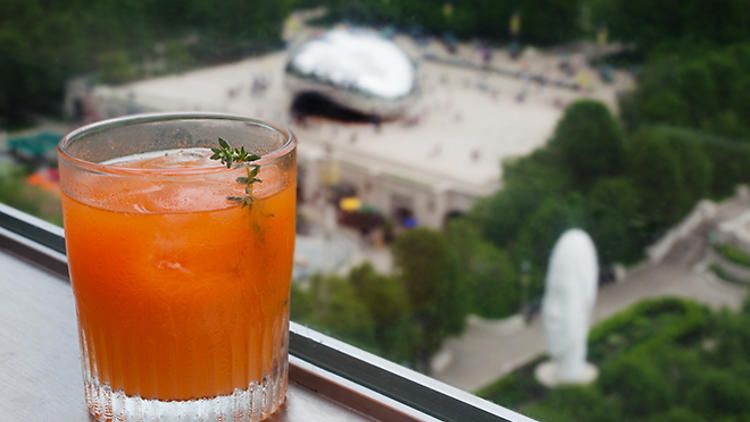 Chicago-Air-And-Water-Show-Cindy’s-Bar-Rooftop