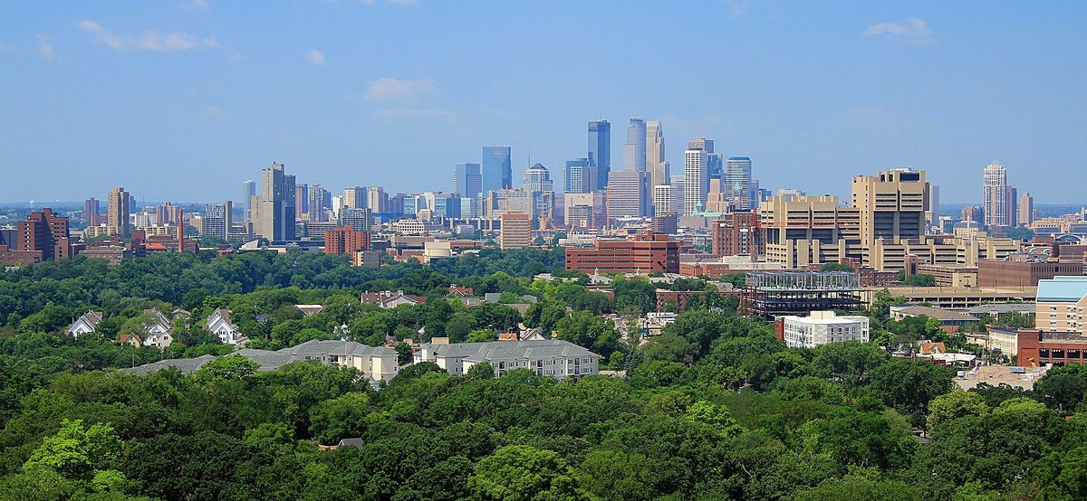 1920px-Minneapolis_skyline_from_Prospect_Park_Water_Tower%2C_July_2014