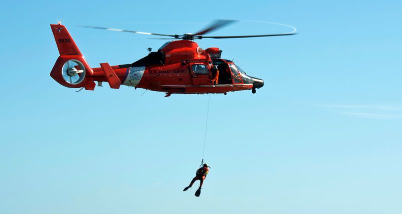 US_Coast_Guard_Search_&_Rescue_Demo_And_The_US_Coast_Guard_Cutter_Joins_The_2019_Chicago_Air_&_Water_Show